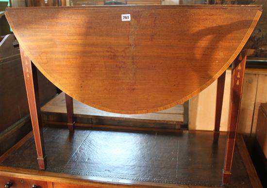 George III mahogany and tulipwood banded oval drop leaft able, W.3ft 3in.(-)